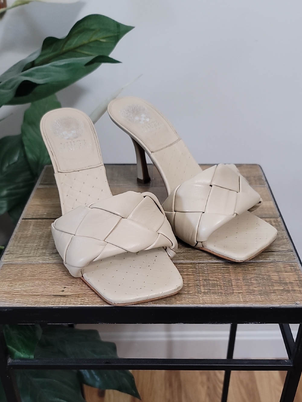 VINCE CAMUTO "Brelaine" Woven Leather Strap Heel Slipon Sandal Sz 8 Bone Cream